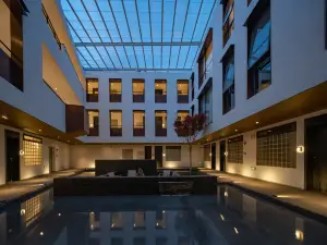 Shangri-La Yunjian Songyue B&B