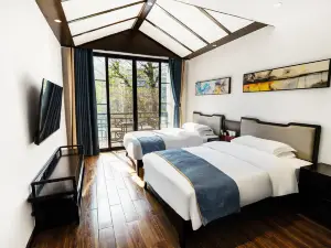 Yunmeng River View Boutique Homestay