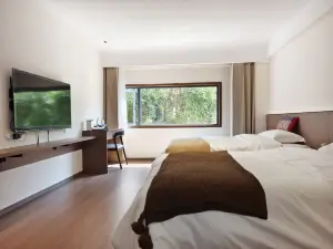 嵩明春山居美宿