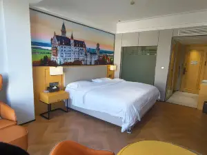 Boya Smart Hotel (Panzhou Donghu Park Heli Plaza)