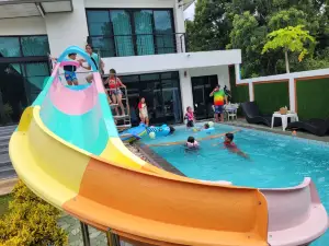 T Four Pool Villa