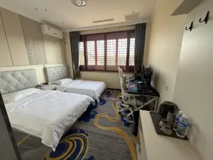 Lingshou Zhongyi Shared Hotel