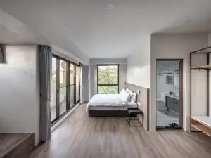 H. SUITE INN