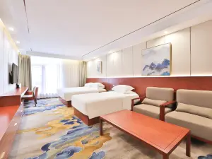 궈신 온천 호텔 (이르다오 바이허 창바이산 기차역)