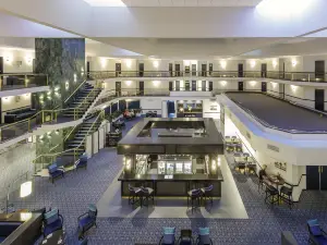 Ramada By Wyndham Diplomat Canberra