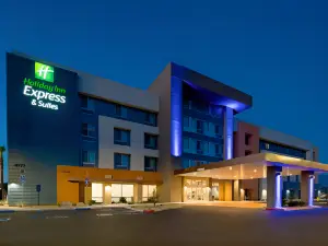 Holiday Inn Express & Suites Palm Desert - Millennium