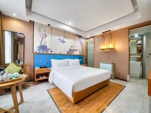 Elong Anyun Hotel (Shanghai Lujiazui Minsheng Road Subway Station)