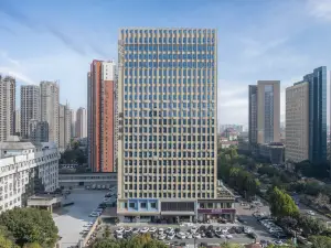 Licheng Hotel (Zhumadian Municipal Government Hualong International Branch)