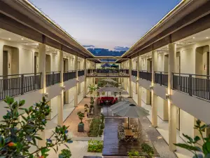 Magnotel Hotel (Enshi Tujia Girl's Town)