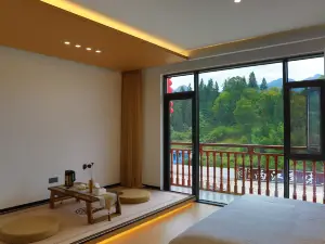 Heron Lodge Mountain Retreat | Hefeng Karst Sanctuary