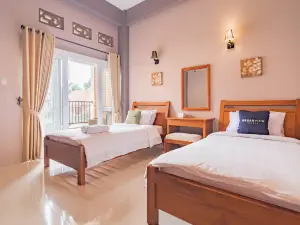 Urbanview Hotel Syariah Insani Cisarua Puncak