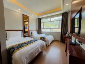 Feifeng Chuanqi Hotel