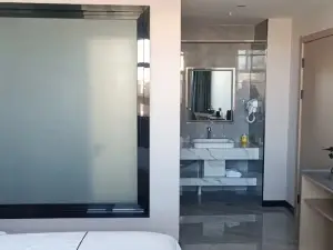 Senhua Business Hotel