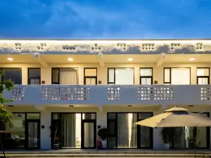 Maple Bridge Night Homestay (Qingshui River Store)