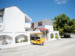 Avanti Surf & Stay