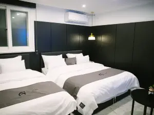 Gray hotel