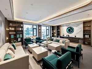 Wuchang Xinyue Zhenpin Hotel (South Square)