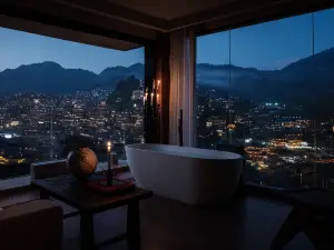 Jianshan Yifangjiansu (Xijiang Qianhu Miao Village)