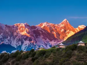 喜瑪拉雅·南迦巴瓦帳篷ホテル（雅魯藏布大峽谷観光地）