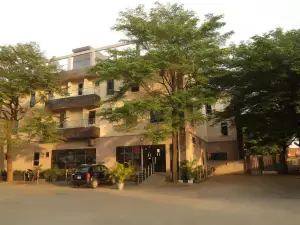 The Carlton Gate Hotel