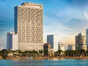 Wink Hotel Danang Riverside & Suite - 24Hrs Stay & Rooftop Pool Bar