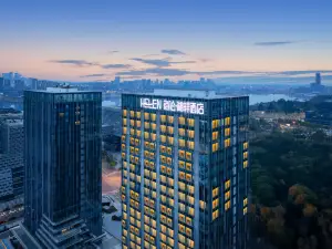 Helen Lakeside Hotel