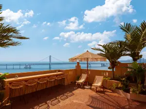 Dalian Jinse Sea View Art Homestay (Xinghai Square Branch)