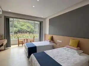 Baiyun Hotel (Second Branch)