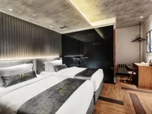 A&R Urban Hotel