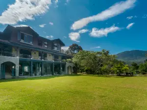 Dendrobium House, hotel and villa near Kandy