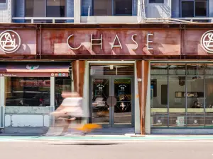 โรงแรมเชส วอล์คเกอร์