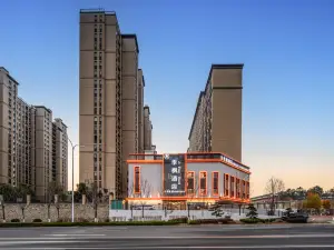 Jifeng Hotel (Xinyang East Station Branch)