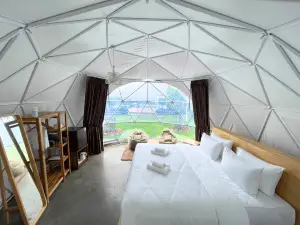 Trio Hillside Dome Resort