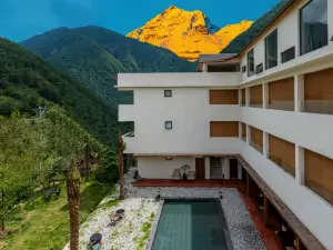 Four Seasons Hot Spring Private Soup Resort Hotel