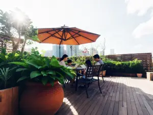 Jingzhiyue Hotel (Guigang High Speed Speed Rail Station Wuyue Square Branch)