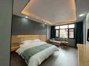 Ze'erdun Hotel