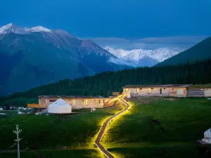 Qiongkushtai Mountain retreats