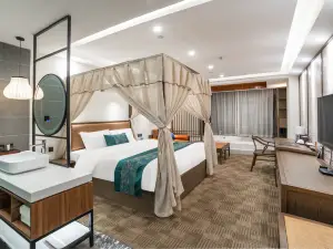 Bailu Hidden Holiday Hotel