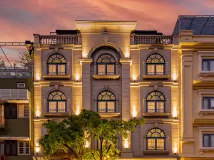 Golden Star Hotel & Apartment
