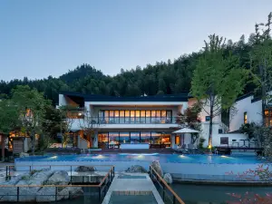 Nomadland Villa Resort