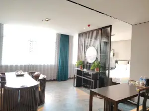 Zaohuaxiang Hotel (Neihuang E-commerce Industrial Park)