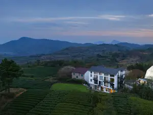 Dongmei Yueju Qiyue Yunsu Hotel