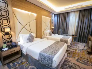 Mirnian Hotel