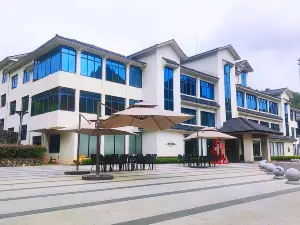 Jiulongshan Resort Hotel