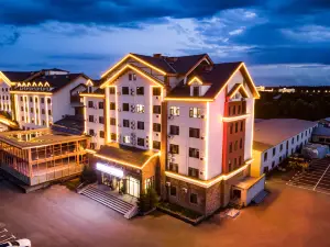 Huangting Holiday Hot Spring Hotel (Erdao Baihe Changbaishan Railway Station)