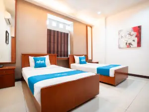Rehat at Hotel 10 Buah Batu