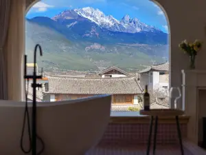 Watch the mountains with you·Designer 180° view of the snow-capped mountains