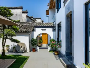 Hongcun Jianhe Light Luxury Vacation Homestay