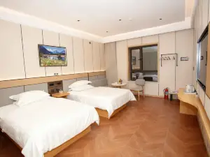 Ruoqiang Ciyou Chinese Inn Homestay (Loulan Cultural Park)
