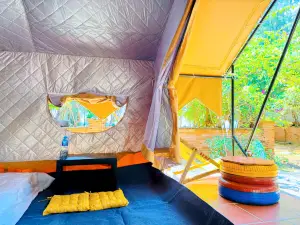 Khu Camping & Homestay Ven Bien